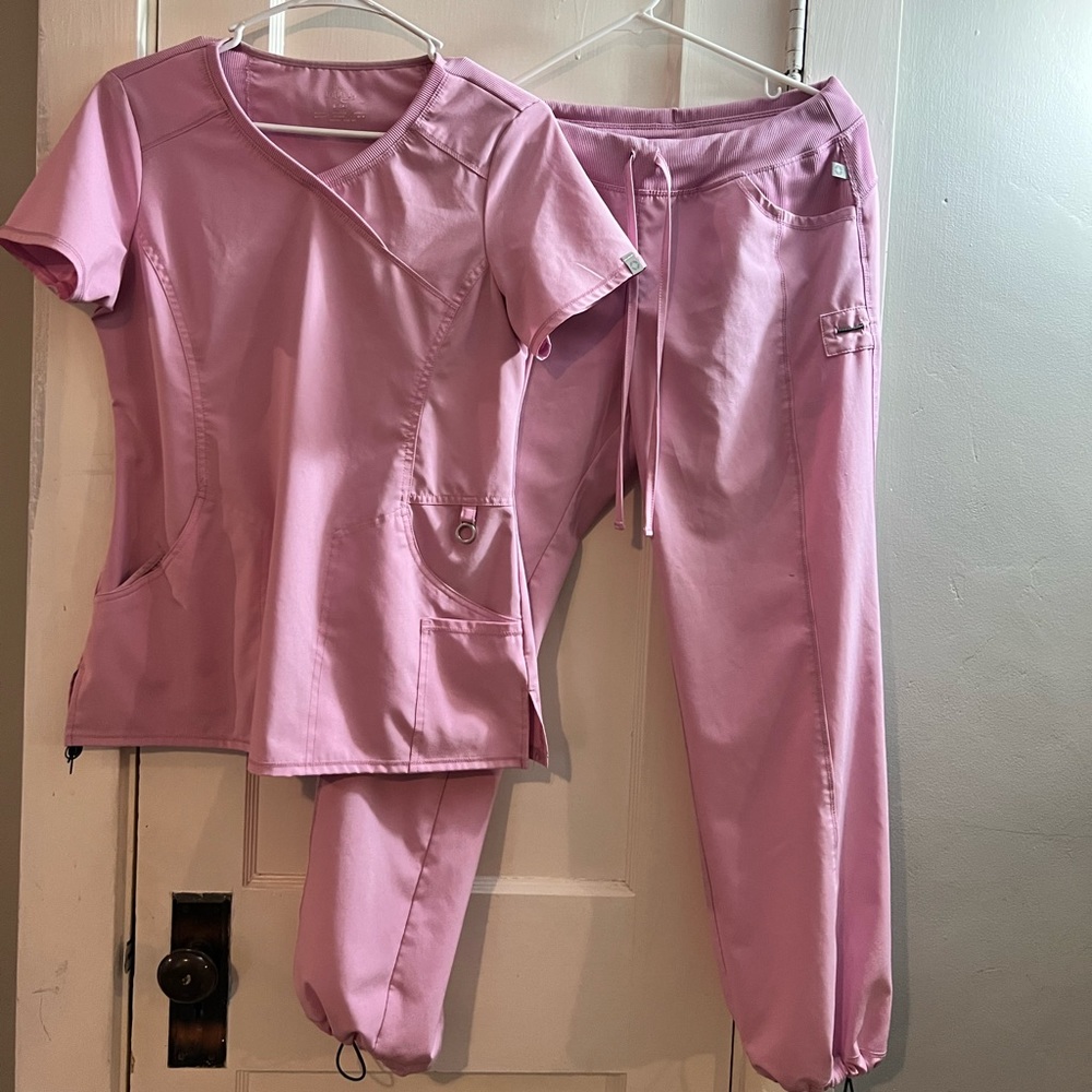 Infinity Scrubs set Petite